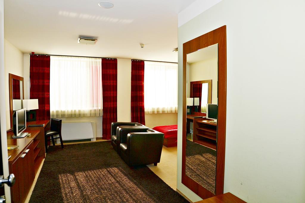 Aston Hotel Bratislava Exterior photo